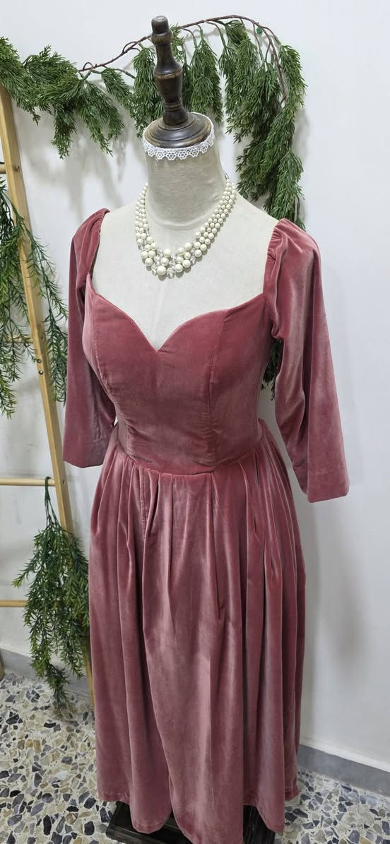 فستان قديفه مخمل رهيب كلش حلو بلبس والفخامه
 السعر ٣٥ الف قياس سمول وميديم ضعيفه توصيل بغداد والمحافظات ٥ الاف


**إذا كنت صاحب هذا الإعلان وتريد حذفه لأي سبب، رجاءا أرسل رسالة إلى الدعم الفني**