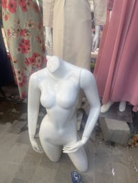 لعابت قميص مستعمل قليل  للبيع العدد 60 قطعه السعر القطعه 10الف 0776662...