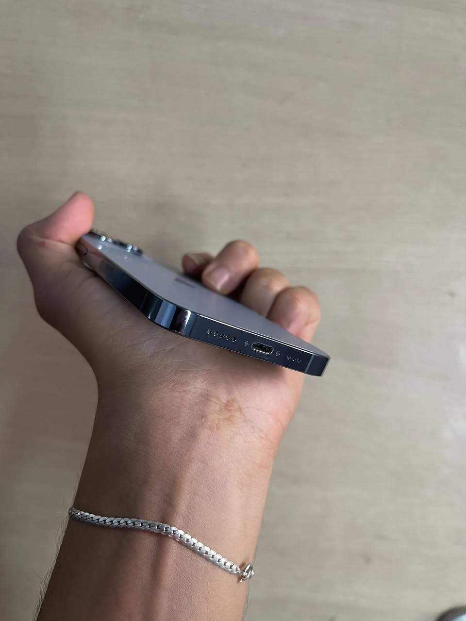 iPhone 13 pro 256G 88% 
Batterie change b original 
Support 5G 
Version USA SIM
mzal jded garantie wa9t libghity


**إذا كنت صاحب هذا الإعلان وتريد حذفه لأي سبب، رجاءا أرسل رسالة إلى الدعم الفني**