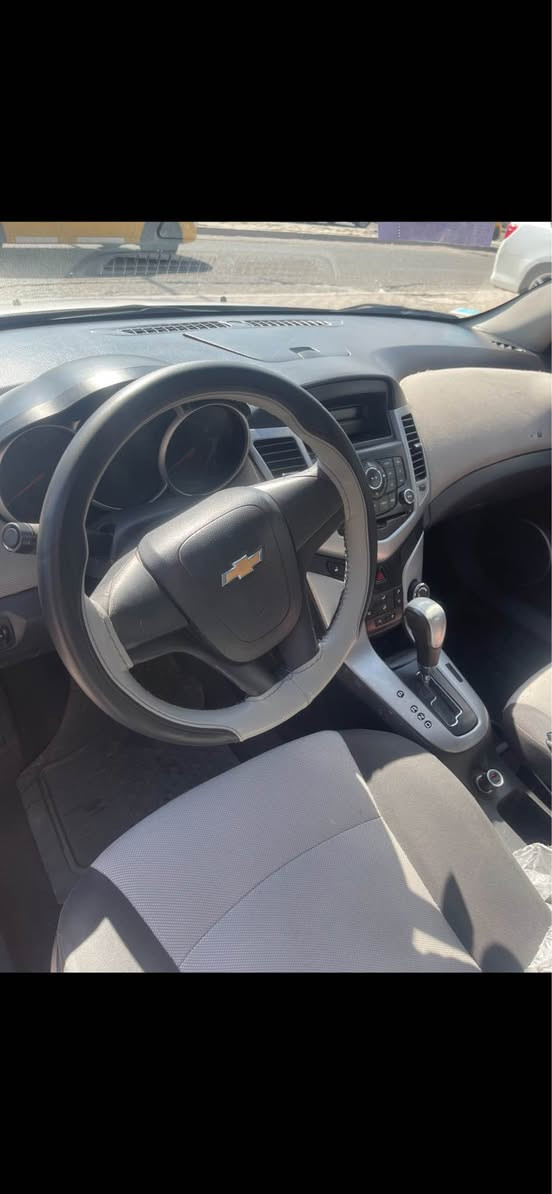 شوفرليت كروز 2012 
بيلاد 🚙 ماشيه ١٣٢ الف 
وبيها دفتر بانزين ⛽️
صبغ ثلاث قطع بي بدون دواخل
كير اوتو ميكانيك محرك شرط لا صرف ولا بخار
سنويه بسمي شرط تحويل  تبريد ❄️ ثلج سعر 88 وبيها مجال بسيط مكان سيارا كركوك *********** & *********** كركوك, العراق
