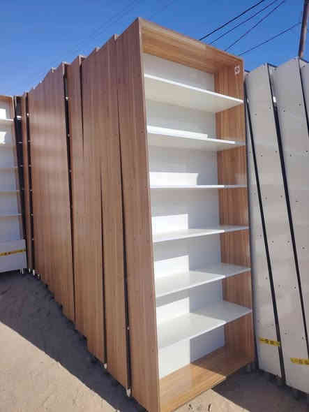 فاترينه  العرض ٨٠ الرتفاع ٢٥٠ العمق ٢٠
 سعر ٦٠ الف قفل  شغل  براغي ضهر ٤ ملم 
للحجز ***********
