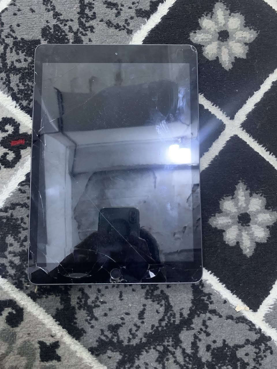 السلام عليكم ايباد 7 ذاكره 32 بوبجي 60 فريم يعوزو تبديل الجامه ويلمس كلشي مابي ويعوزو تبديل ايسي السعر 80 وبي مجال ويرهم مراوس ***********
