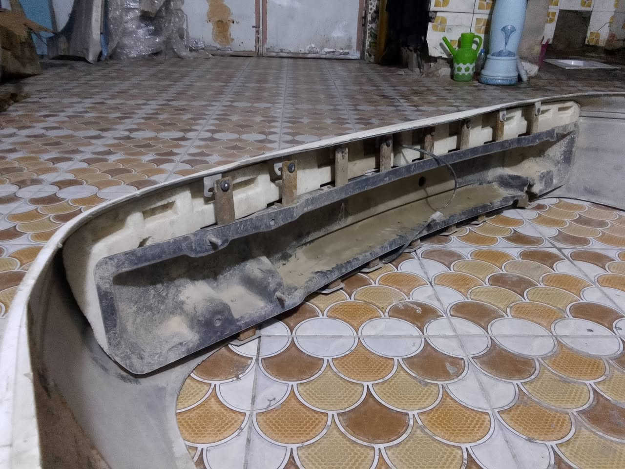 السلام عليكم دعاميه سسيفيا 94 حاويه كامله هي والبراكيت نضيفه جدا وبواري ماء مال محرك حاويه اليحتاج يتصل ***********.  أو ***********. الخط الثاني بي واتساب
