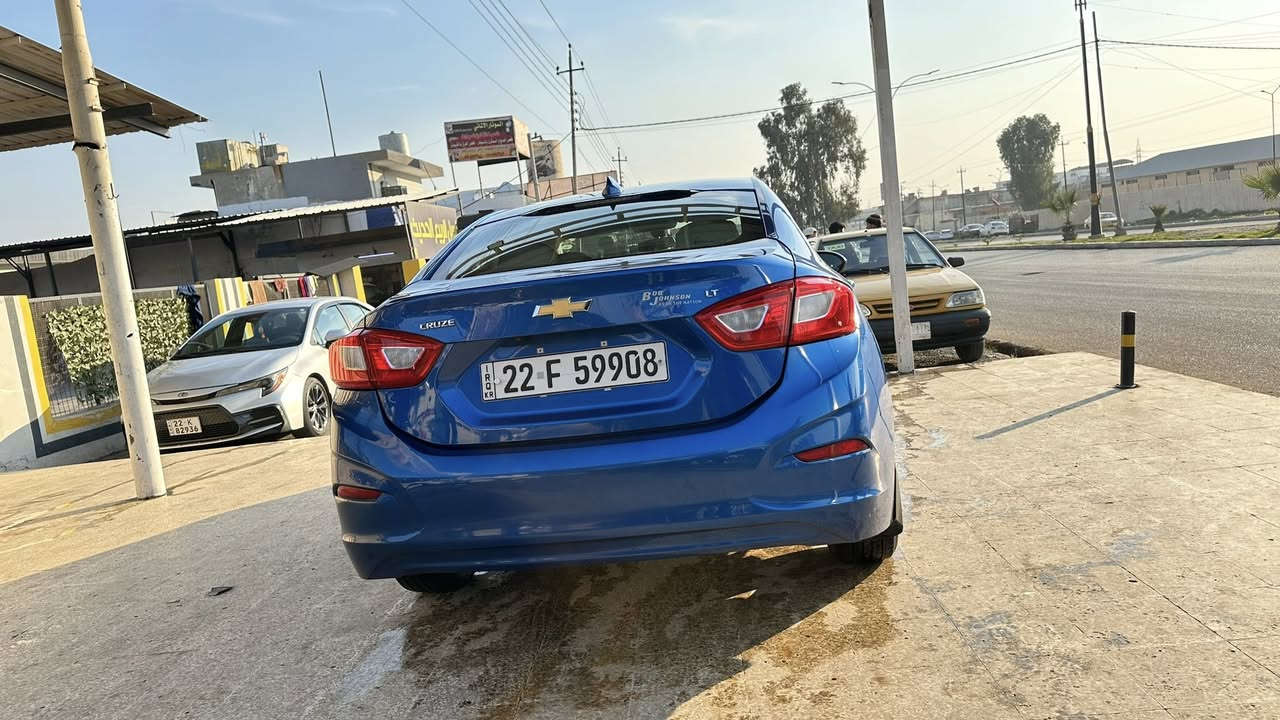 شوفر كروز 2017 1.4t
ماشية 113 الف كيلو 
حادثها موضح بلصور 
وبيها شخط  بلبابين اليمنة 
السعر 95 وبيه مجال 
مكاني بغداد
***********
