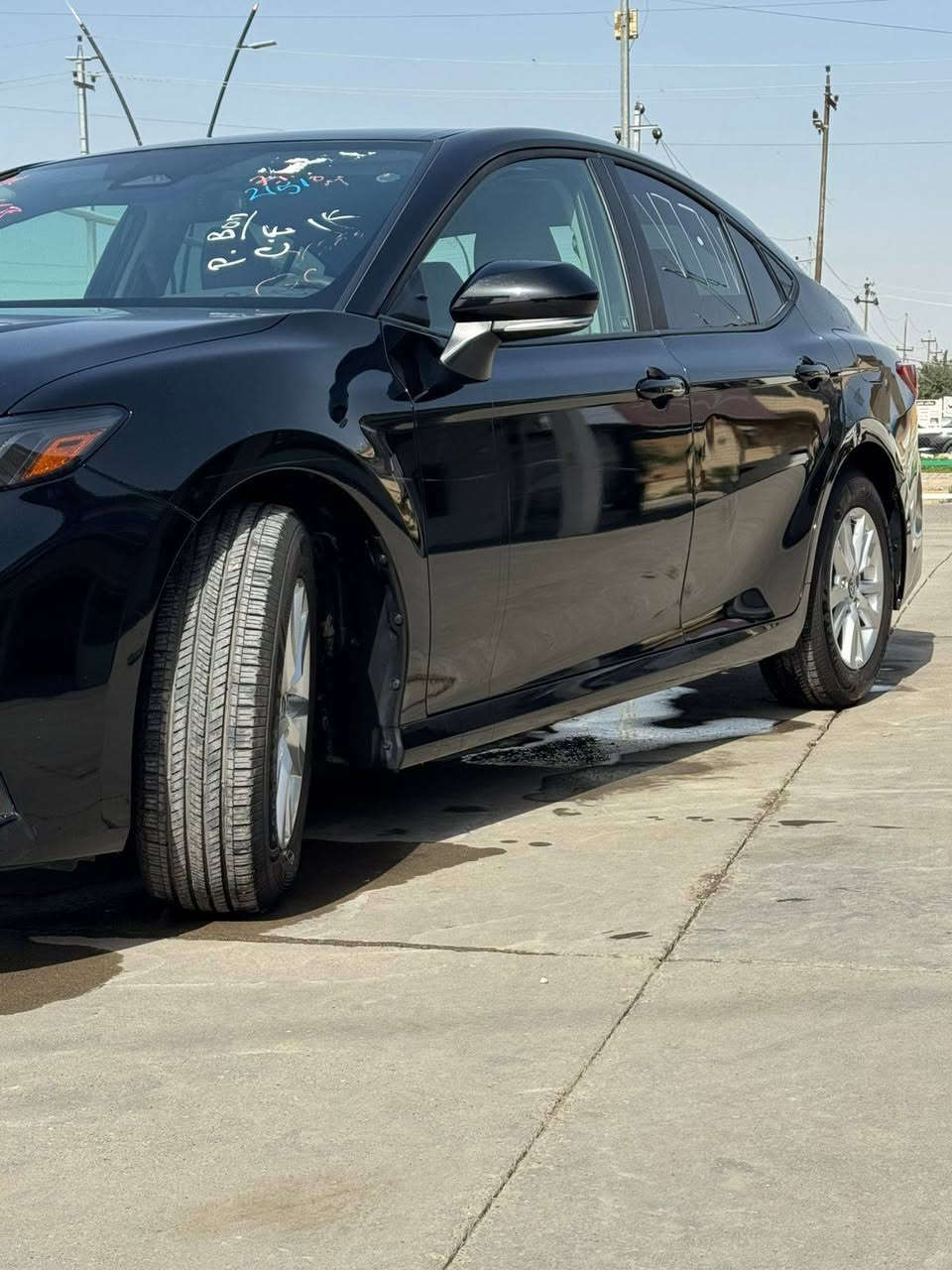 السلام عليكم 
للبيع 
كامري موديل 2025 مواصفات LE هايبرد منفيس حره 
معفيه من الرقم مجاني 
دخول جديد 
ماشيه 2000 زيرو يعني صفر 
ببها صبغ چاملق خلفي وصندوك مبدل بلادي 
بدون ايرباكات 
السعر 210 وبيها مجال 
عنوان السياره ناحيه الزاب قريه اصبيح تحتاني 
للاستفسار الاتصال على الرقم التالي 
‏‪0771 698 5275‬‏
