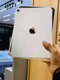 آيباد ١١ • ١٢٨ • سلفر