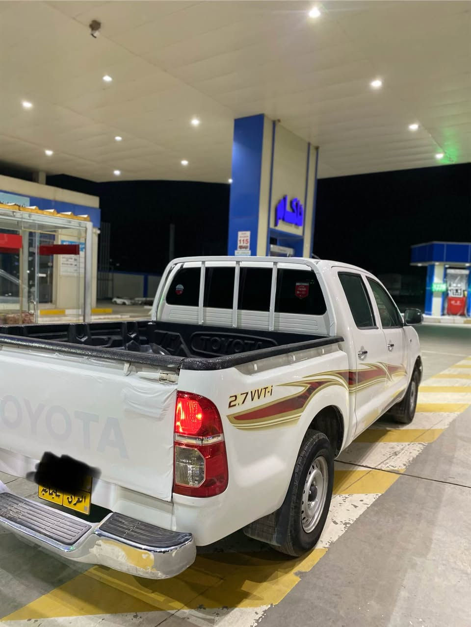 مەرزی مۆدێل ٢٠١١ پارچە ڕەش لەسەر ساخی و لە ڕەسمەکان جوانترە گێڕ و مەکینە بەشەرت ٢١٨ هەزاری هەقیقی ڕۆشتوە و مەکینەی نەکراوەتەوە 
***********
*********** بشدار, السليمانية
