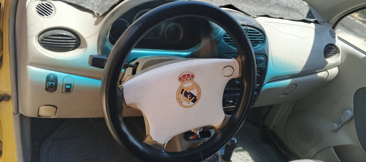 للبيع تريد تحويل تريد وكاله كير ومحرك بحاله جيده الداخل حلو ومال شغل السياره السعر 26وبيها مجال قليل مكان السيارة الموصل حي الكرامه ***********
