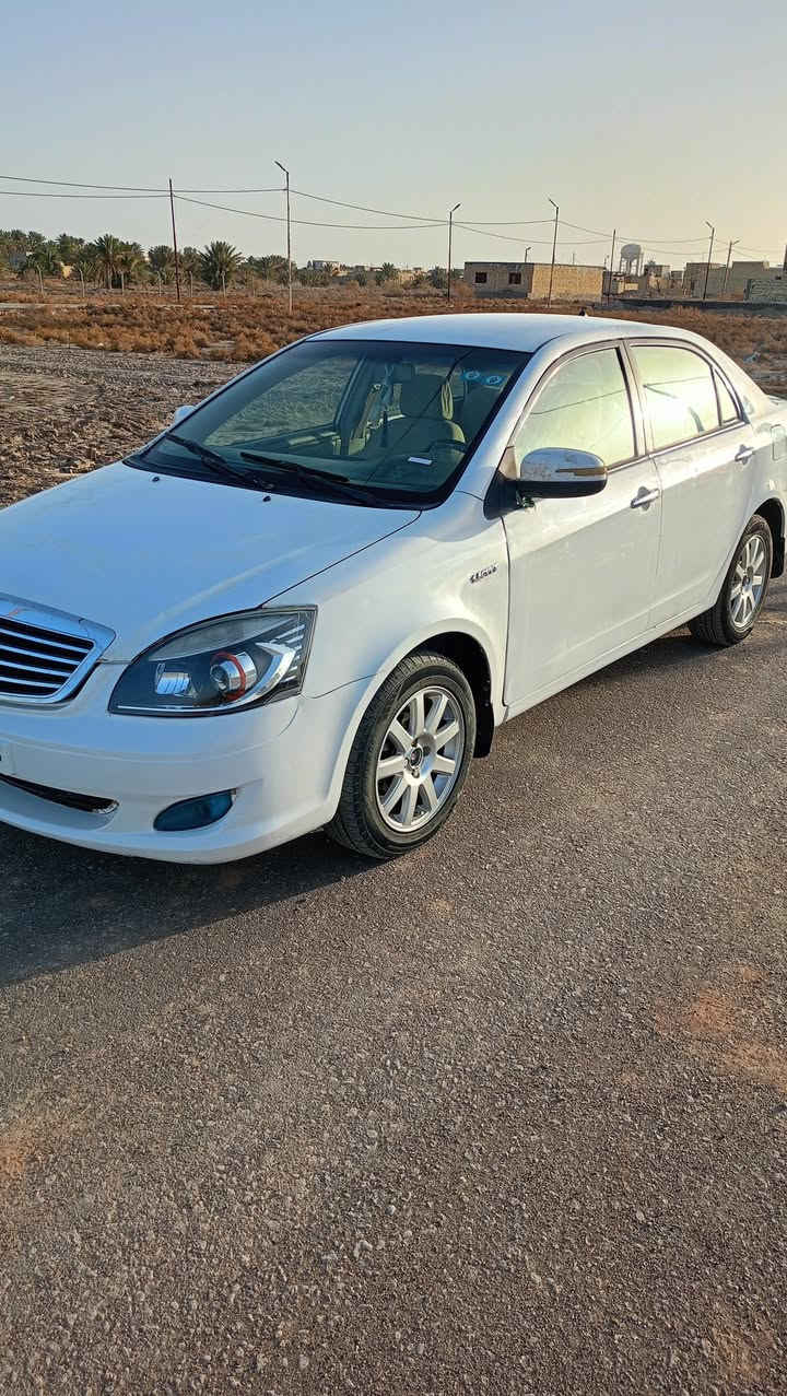 سلام عليكم اخوان سياره للبيع جيلي موبل 2013 خصوصي مشروع وطني بسمي سنويي جديده سياره مكفوله بس المكينه بيه خيط بخار قليل مكان ديوانيه قضاء عفك ***********
