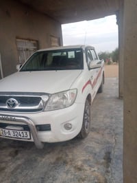 تيوتا هايلوكس للبيع بعدها بلادي وضع الشركه موديل 2011 ماشيه 130 السعر ...