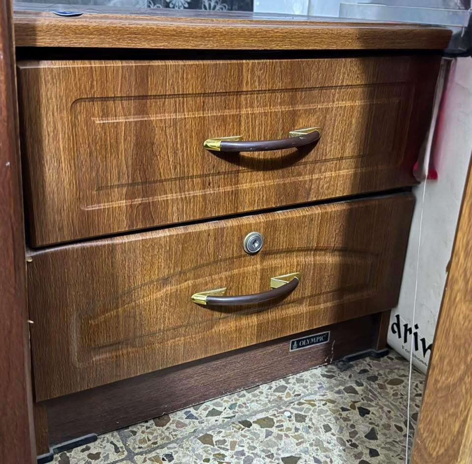 غرفة مال نفر للبيع مكاني الدورة  ب250 وبيها مجال ***********
