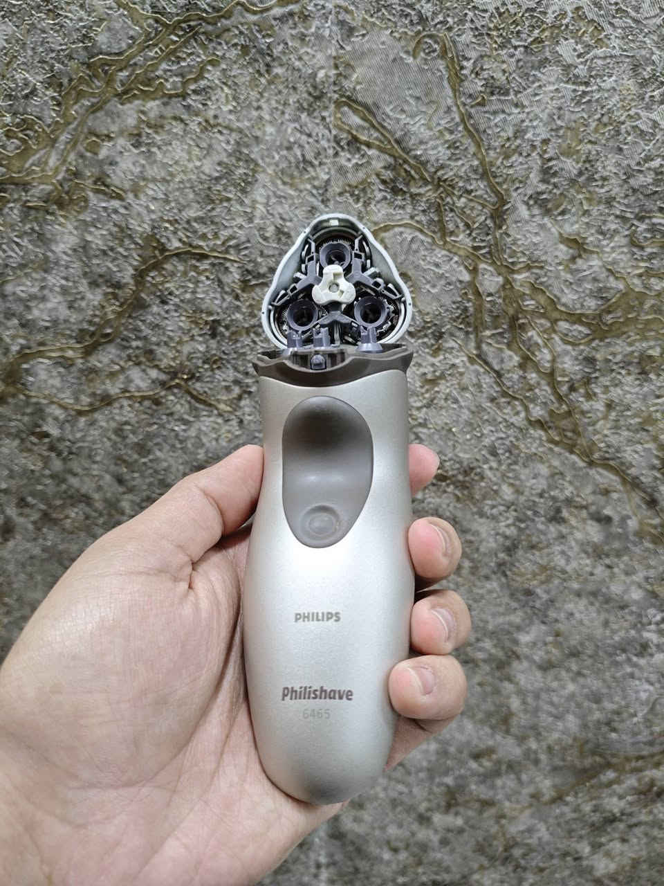 تحية طيبة 🌹 
وصول مكائن حلاقة فليبس ومختلف الماركات بكامل ملحقات 
وتعمل بدون اي خلل وشرط الفحص 
مكينة ثلاثية 
جلاية 
مناطق حساسة 
وموس 
وماكنة الحلاقة... من كل شي قطعة واحدة لاغير


**إذا كنت صاحب هذا الإعلان وتريد حذفه لأي سبب، رجاءا أرسل رسالة إلى الدعم الفني**