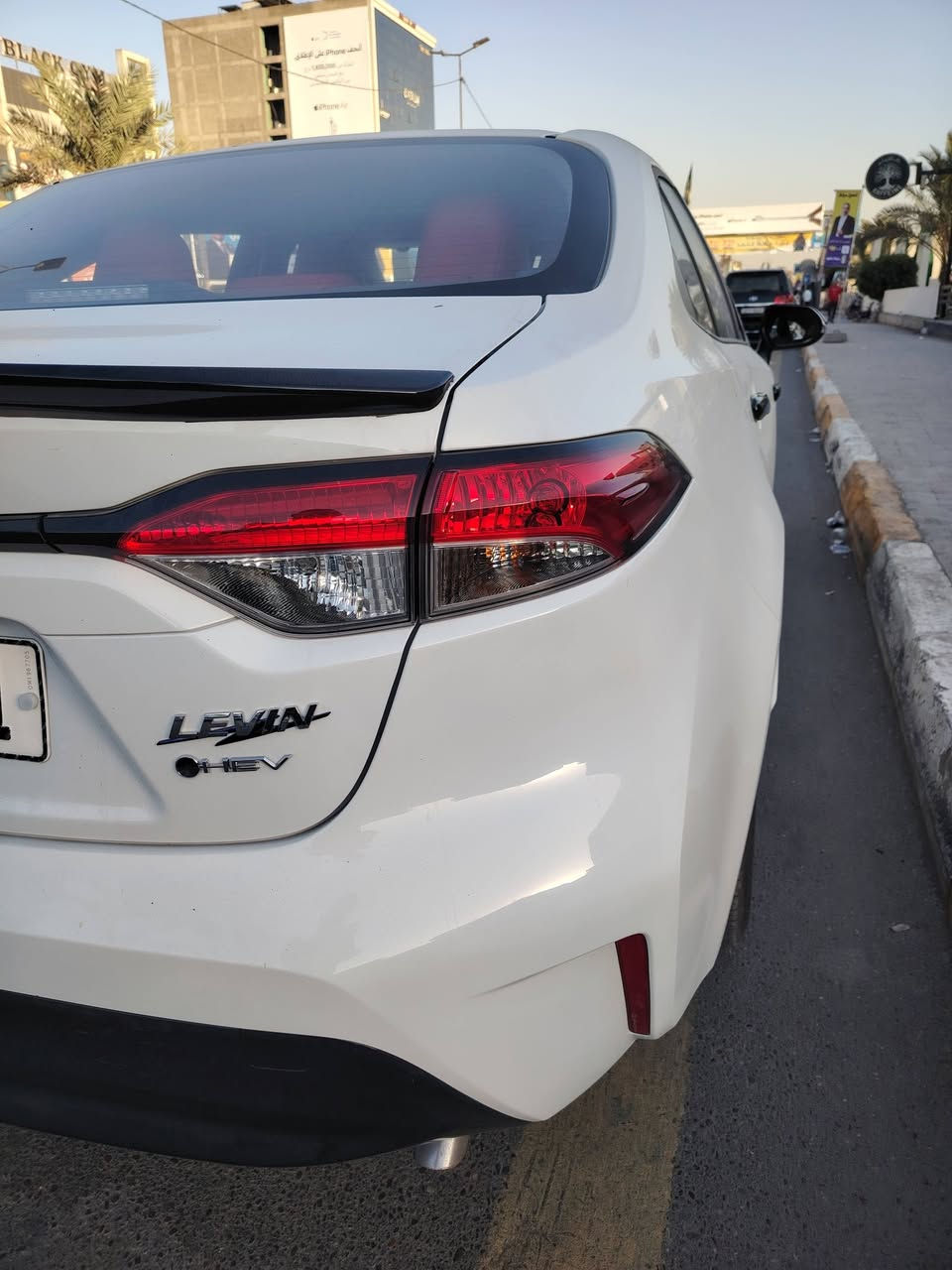 كورلا هايبرد الشكل الأمريكي موديل 2025 ليفان للبيع 
ماشيه 11الف
مرقم بغداد
داخل جلد لون احمر كرسي السائق كهرباء 👍👍
باقي المواصفات معروفه
السعر 157$
هاتف /*********** وتساب موجود
