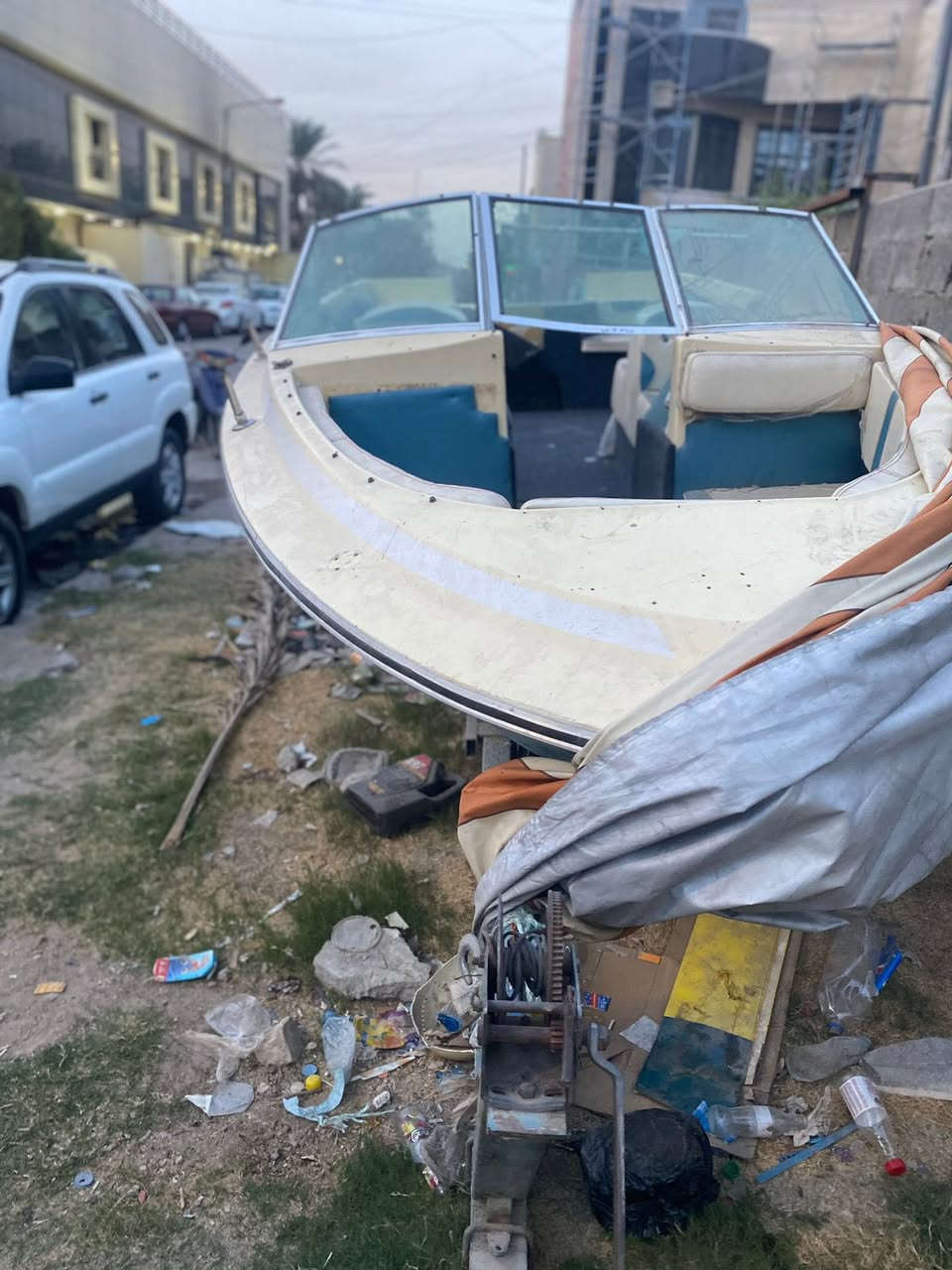 زورق سيره بدي بدون عربانه وبدون محرك للبيع سعره (٤٥)ورقه لاتصال (***********)(***********)
