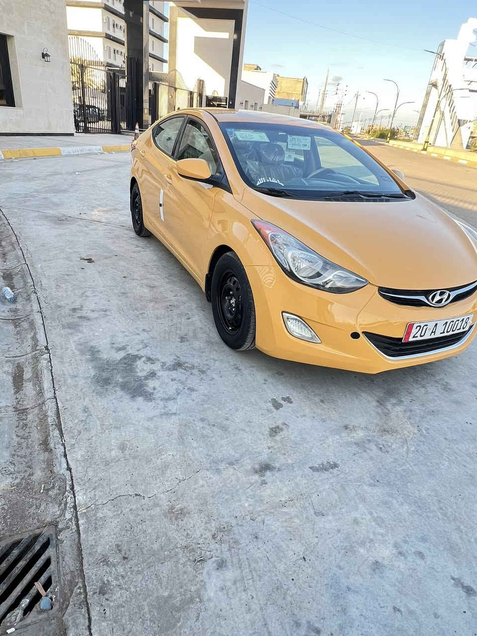 سلام عليكم عندي النتره 2013  سنويه ٣١ رقم ديالي نكليز ي ضرهه بس بنيد ولباقي مكفول محرك وكير شرط مال حويه تخم تاير صدر امامي خلفي جديدوشمه داخل بيجي سياره متعوب عليهه سياره  احله من صور بسمي شرط تحويل رقم            السعر.  ٩٤      ***********
