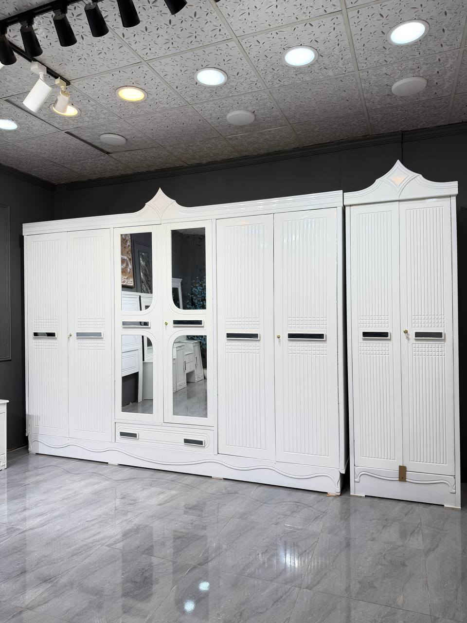 🟤 غرفة عراقية – شغل اقتصادي من أصباغ البوية
ئ
التفاصيل الكاملة والقياسات موضحة 

تتكوّن من 9 قطع بالمواصفات التالية:

✅ الكنتور
•  أبواب CNC
• الخارج: MDF تارس سمك 5 ملم
• الداخل: معاكس أبيض 3 ملم
• الضهر: معاكس أبيض 3 ملم مشدود براغي
• نرمادات شريطية
• الفرشة: بلوك

✅ الصومية
• بلايد أسود
• 6 أرجل 

💰 السعر: 975 ألف فقط

🔸 الشازلون والطابورية إضافة بـ 50 ألف

للطلب أو الاستفسار راسلنا مباشرة ✅


**إذا كنت صاحب هذا الإعلان وتريد حذفه لأي سبب، رجاءا أرسل رسالة إلى الدعم الفني**