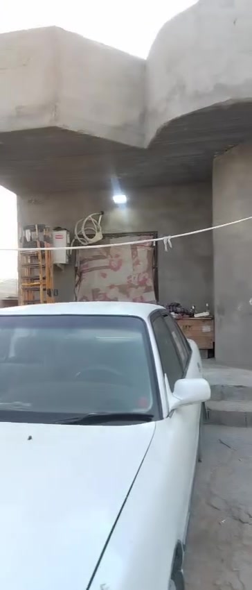 بيت البيع مكان الزبير حي الندلس سعره 66مساحته 400 بيه ثلاث غرف وصالتين ومطبخ وكراج سياره البيت كوكوريت سقف ثنوي واصل ماي اساله اكو الرتواز زراعي الستفسار ***********
