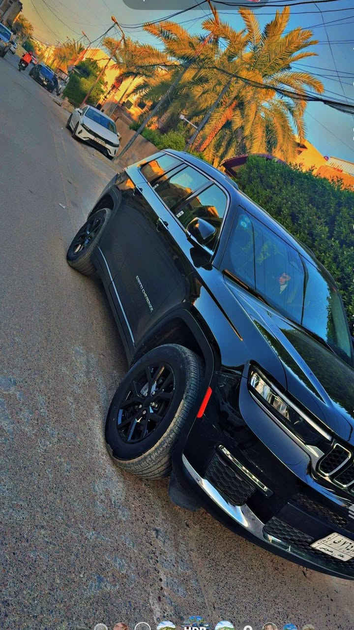 السلام عليكم 
———————
بيع او مراوس حسب القناعه 
جيب 2021 كراند شيروكي
مكينه 3600
وأرد امريكي 
——————————————-
بصمه
رادار  جانبي 
كشنات جلد حضن 
كشنات تدفئة 
كشنات كهرباء
كير ماوس 
ويل كب 20 
شاشه كبير 
كامره خليفه 
حساسات خلفي 
بجم زنون كامل نهار 
تبريد قطعتين 
تبريد بيانو 
مرايه داخليه تعتيم ليلي 
تحكم ستيرن فول 
باقي تفاصيل واضحه بالصور 
————————————————————
سياره وارد امريكي 
(( حادثه سرقة والقطع كله راجع بلادية بدون صبغ فقط الدعاميه الاماميه مصبوغة ))
(رقم بغداد تحويل ثاني )
—————————————————————
مكانه:بغداد شارع فلسطين 
سعر :270 بيه مجال 
اتصال:***********
