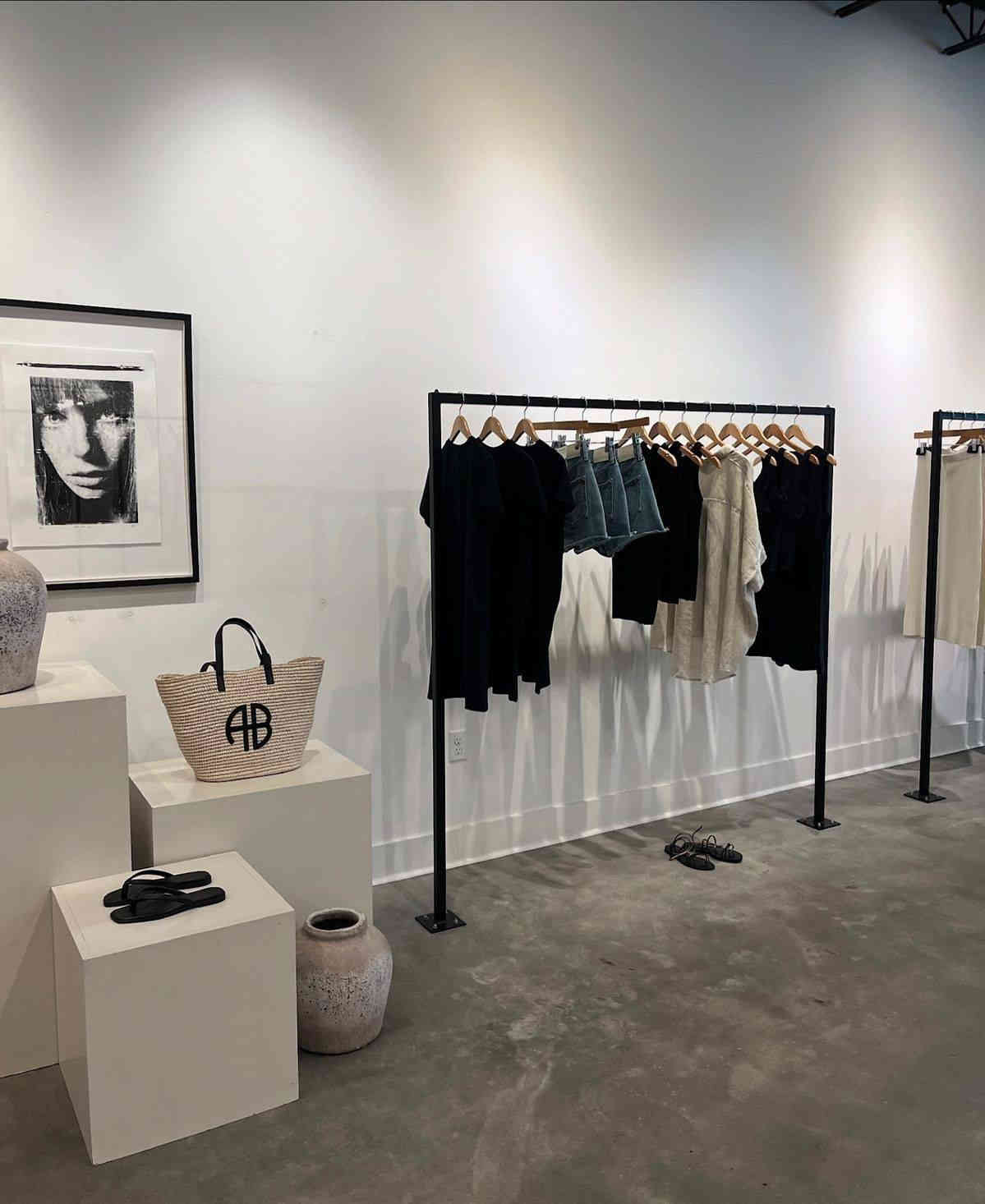 عرض ع استاندات المنشوره سعرهم فقط50الف للحجز والاستفسار واتس***********
