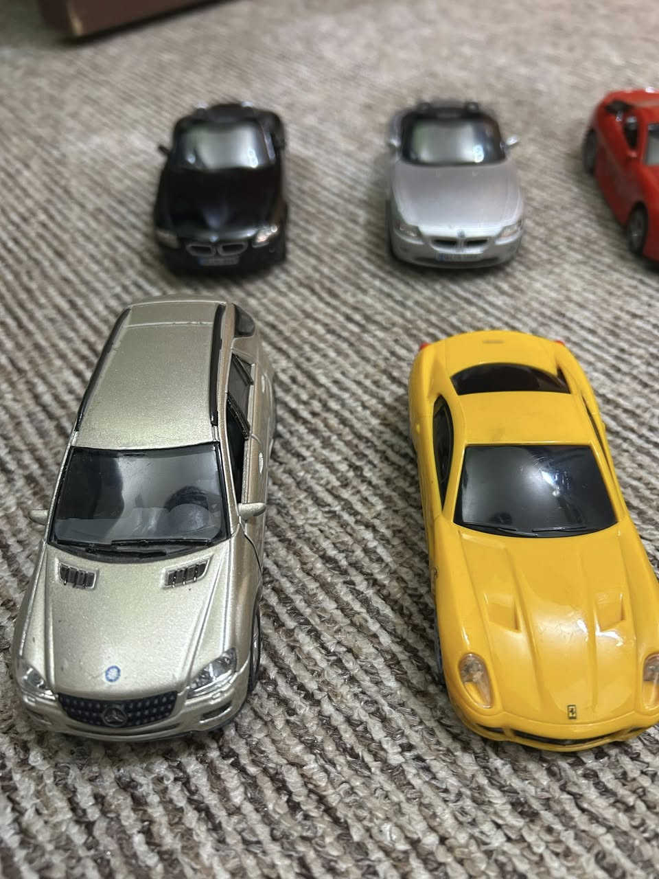 سلام عليكم مجموعة سيارات حديد للبيع كل قطعة سعرها ٥ مكاني بغداد ساحة النسور مقابل برج بغداد توصيل غير متوفر رقمي ***********
