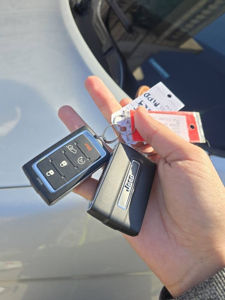 جيب 2023  لمتدد بلاص
خمسه راكب 4x4 
مواصفات 
كامرات 360
حساسات 360
كشنات جلد تدفئه تبريد 
خزن مقعد سائق
بردات باب خلفي
سستم 10 سماعات البين
صندوق جك
 تحديد مسار
رادار تفاعلي
توقف ذاتي طوارى
شحن وايرلس
بصمات ثنين جايه وياه
مساحات اماميه  auto rain sensor
لايت عالي تلقائي
ضربتها كلش خفيفه جاملغ يمين مصبوغ نفسه
ارباك راجع ستيرن و داشبورد اصليات
ماشي 24الف مايل
سعر 310$ بغداد, العراق


**إذا كنت صاحب هذا الإعلان وتريد حذفه لأي سبب، رجاءا أرسل رسالة إلى الدعم الفني**