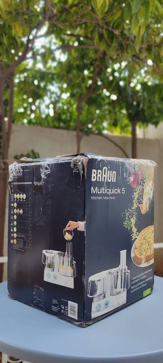 محضرة طعام (ست البيت) من Braun Multiquick 5 Kitchen Machine K700
محضرة طعام ست البيت من Braun Multiquick 5 Kitchen Machine K700 صناعة هنغارية ...

- تحتوي على وعائين كبير بسعة 2 لتر وصغير بسعة 0.75 لتر .
- تأتي ب ١٤ سرعة متغيرة .
- مرفق معها ١٢ ملحق .
- تقوم بعدة مهام (ثرم و خفق وخلط وطحن وعجن ومعصارة حمضيات ومعصارة لكل انواع الفواكه) .
- مرفق معها كذلك اربع شفرات لتقطيع الخضار وللبشر الخشن والمتوسط والناعم .
- الجهاز جديد ونظيف جدا (مستعمل اقل الشهر فقط) .

للاستفسار وتفاصيل اكثر تفضل خاص ..


**إذا كنت صاحب هذا الإعلان وتريد حذفه لأي سبب، رجاءا أرسل رسالة إلى الدعم الفني**