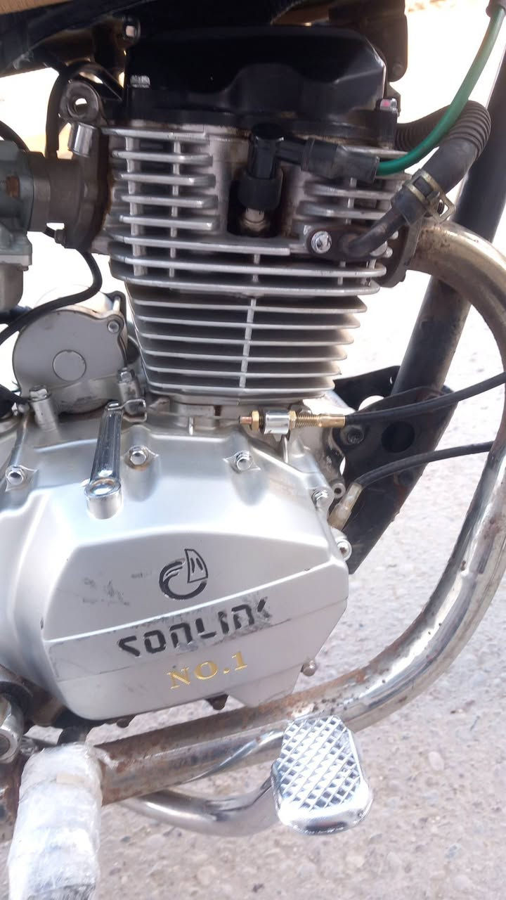 يالله سلام عليكم دراجة للبيع سيفان موديل 22 دراجة حلوه مال جناي السعر 650 وبيهه مجال مكاني بغداد المحموديه ناحية الرشيد رقمي ***********
