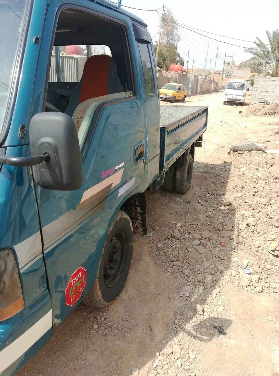 السلام عليكم كيا معروضه للبيع موديل 2001 رقم بغداد تحويل مباشر الثانويه لل 28 سعر 58.      عنوان واسط ***********
