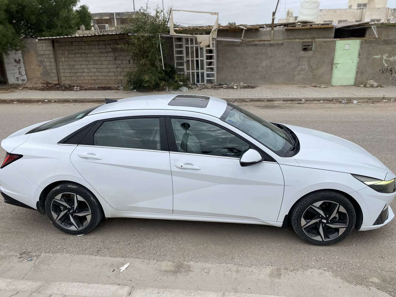 السلام عليكم 

النترا 2023خليجي اخت الزيرو فول 1/1 السياره بصمه بلادي 

السياره عل شرط من كير ومحرك خير من الله 

كشنات جلد اصلي 

دبل ايرباك 

فتحه سلايت  

فول تحكم استيرن

مري شفط وترحيب 

لد نهاري 

شاشه جبيره 

قطعتين تبريد 

ثلاث انظمه قياده

حساس اصلي امامي خلفي

نشره لد ع طول الجنطه 

5 ويل كب كروم تخم تاير جديد 

محرك 1600 دوش

اربعه دسك 

السياره جديده بيها صبغ بطرف الباب شي بسيط وبارد بلبنيد

السياره رقم أربيل 

هزه وسنويه جديده باسم شركه 

السعر 166 وبيها مجال للشراي

مكان السياره نجف

رقمي ***********
