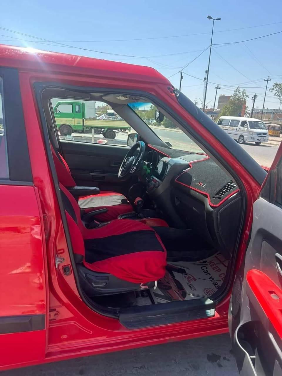 السلام عليكم 
صول للبيع 
خليجي 2009 فول مواصفات جلد تحكم فتحه سقف
محرك 1600
رقم ديالى دولي 
باسمي تحويل مباشر 
السعر 70 ورقه بيه مجال
السياره صبغ عام 
 للإستفسار الاتصال ع الرقم 
***********
مكان الصويره ناحيه سيد الشهداء 
مزرعة الصويره طريق بغداد
