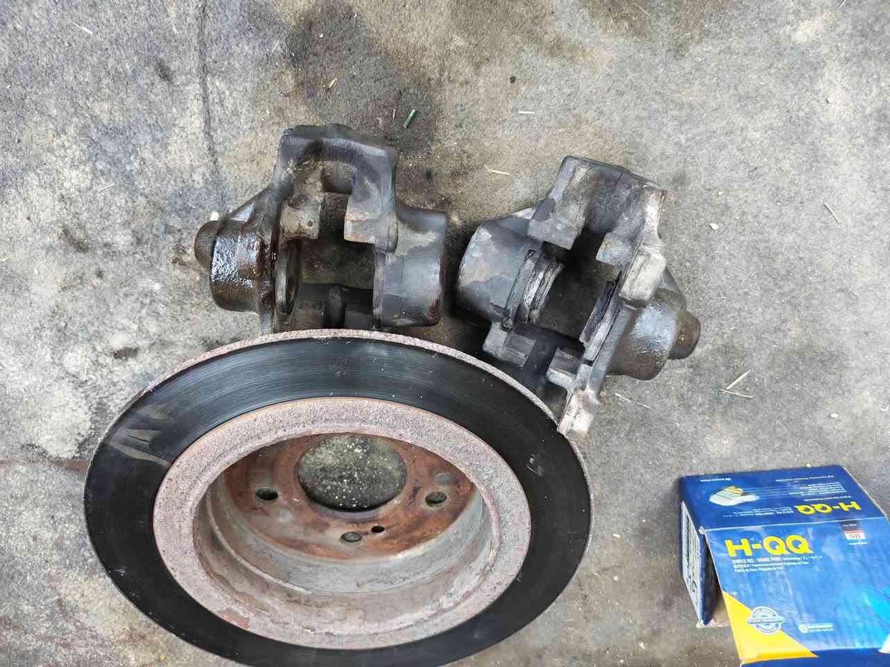 سلام عليكم افلنجه او افجوج اثنين خلفي  مال سياره بيبي موديل 91الي يفيدنه يتصل 
***********
