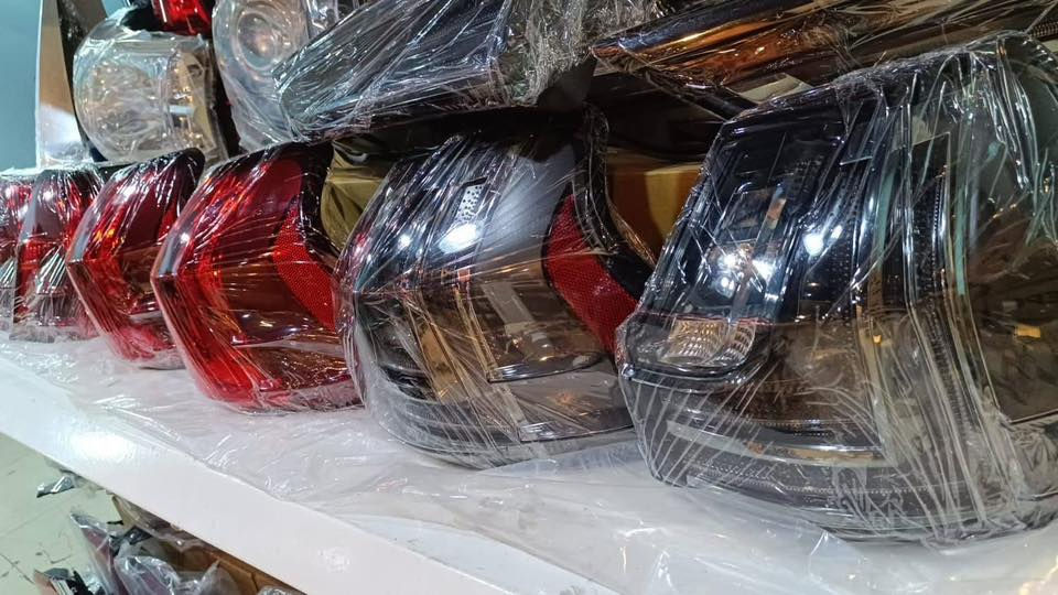 تتوفر لدينا ادوات احتياطية لاندكروزر لكزز برادو من موديل ٢٠٠٨ لحد موديل٢٠٢١ يوجد توصيل جميع محافظات العراق***********
