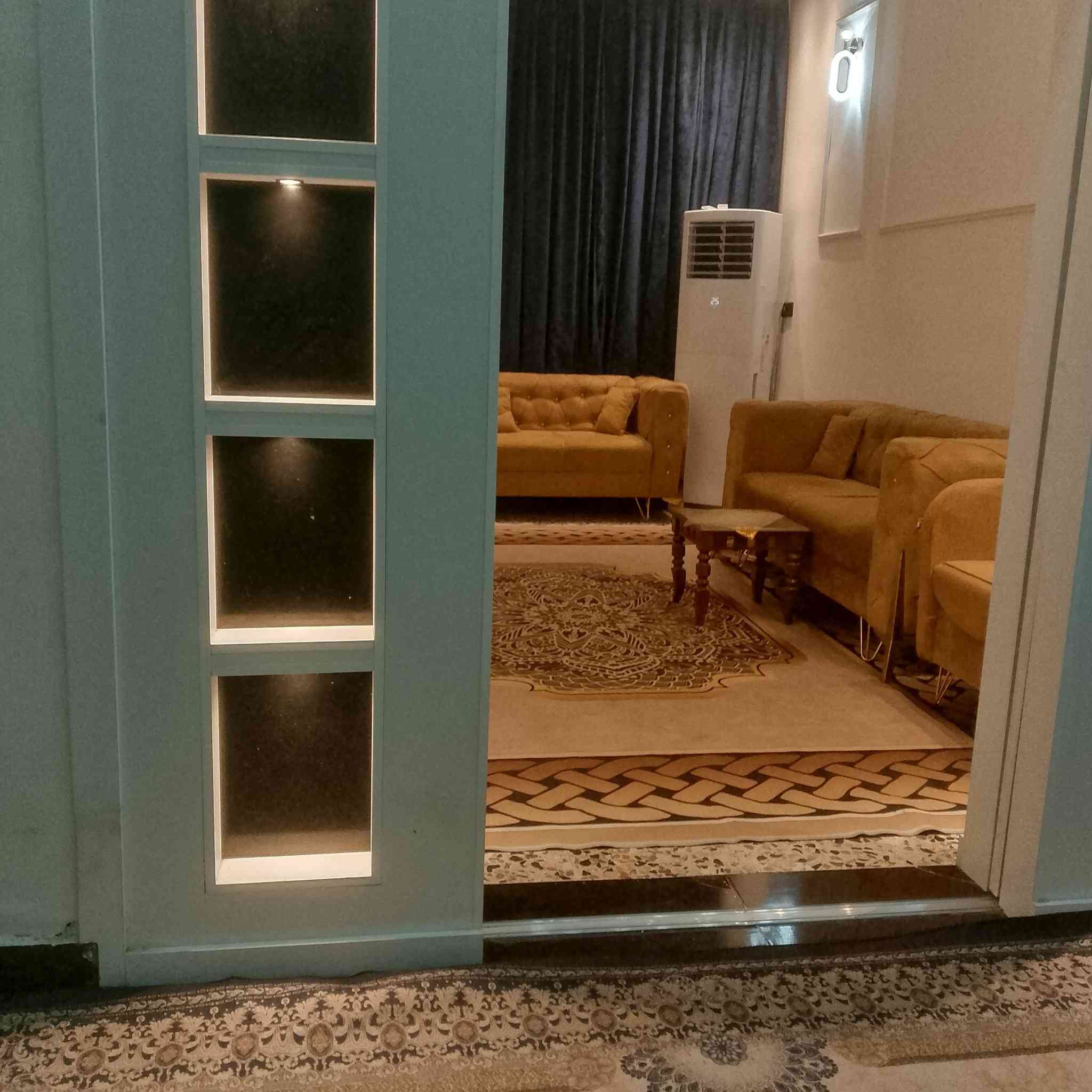 بيت للبيع بحي البساتين الضباط طابو ملك صرف باسمي مساحه 100متر تلث طوابق اربع غرف نوم مع الخدمات بكل طابق للتواصل الاتصال على الرقم ***********
