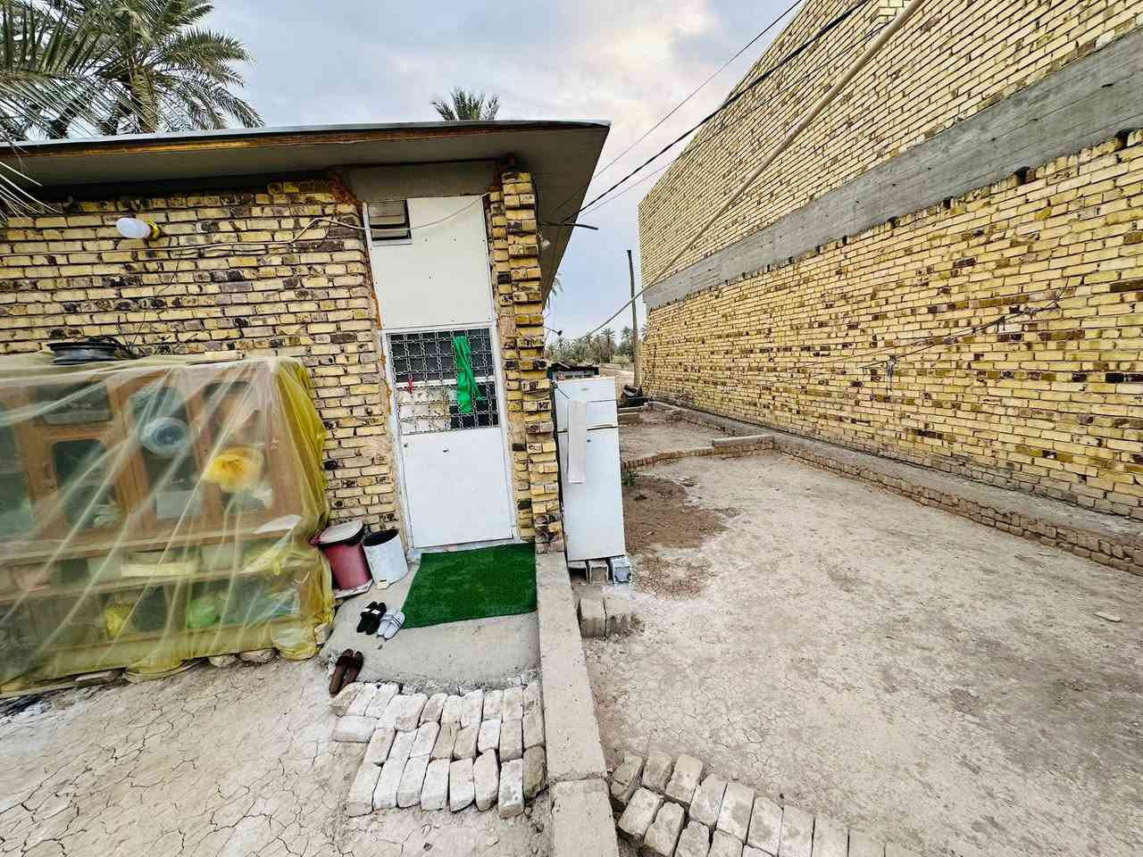 السلام عليكم بتلو للبيع مصعدين نص من البيت  مساحته 260 واجهيه 9ونص نزال28 زراعي سند 25 //كريطعه سيطره الوزير فرع مخبز ابو ياسر استفسار *********** // سعره 35 وبي مجال

