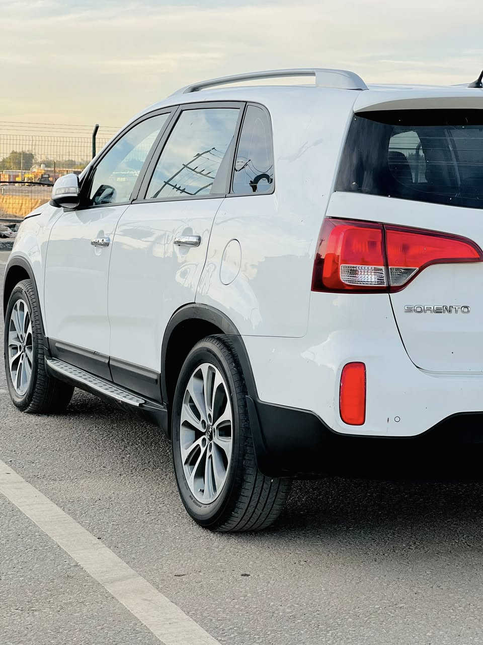 سلام عليكم من رخصة الادمن المحترم
كيا سورنتو للبيع او مراوس موديل 2014خليجي كفاله عامه من الصبغ والتبديل ملاحضه

مواصفات السياره. 
بصمه 
ثلاث قطع تبريد 
سبع راكب 
شاشه +كامره 
مكينه اربعه سلندر 2400 دوش
ويل كروم 
بردات خلفيه
يدات نيكل 
حساس امامي خلفي 
لد امامي 
ويل كروم

للاستفسار الاتصال عالرقم 
***********
