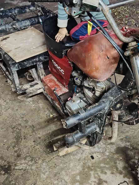 ‎ستوته ام تي ار بدون بدي نضيفه وما بيهه أوراق الشراي يخابر *********** السعر خمسمية الف وبيهه مجال‎ عمارة
