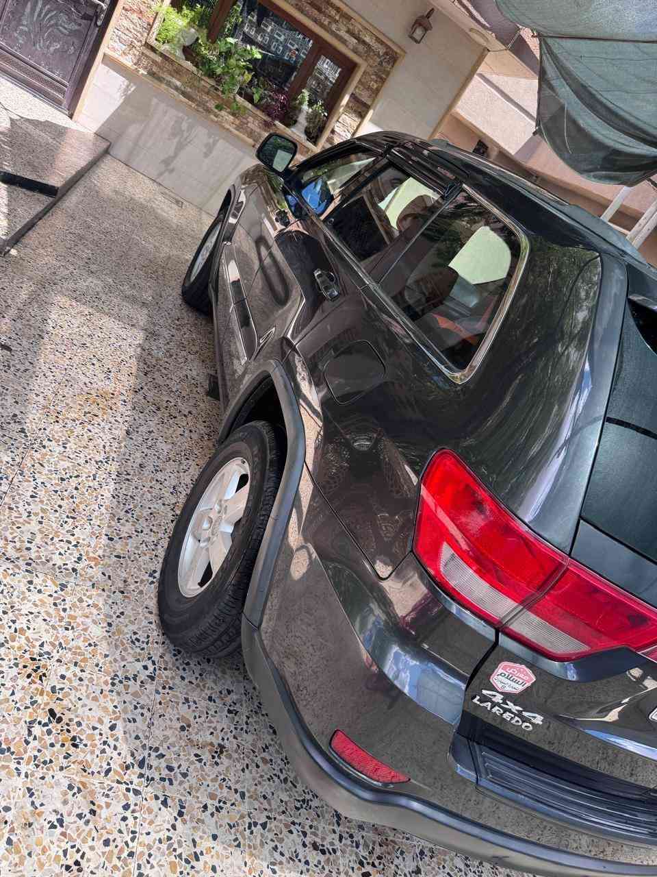 السلام عليكم جيب كراند شروكي موديل٢٠١١ حادث جامرلغ بنيد بدون دواخل السياره جاهزه كير محرك جديد صدر تايرات سنويه كله بشرط السعر ١٤٧ مكان كركوك ***********
