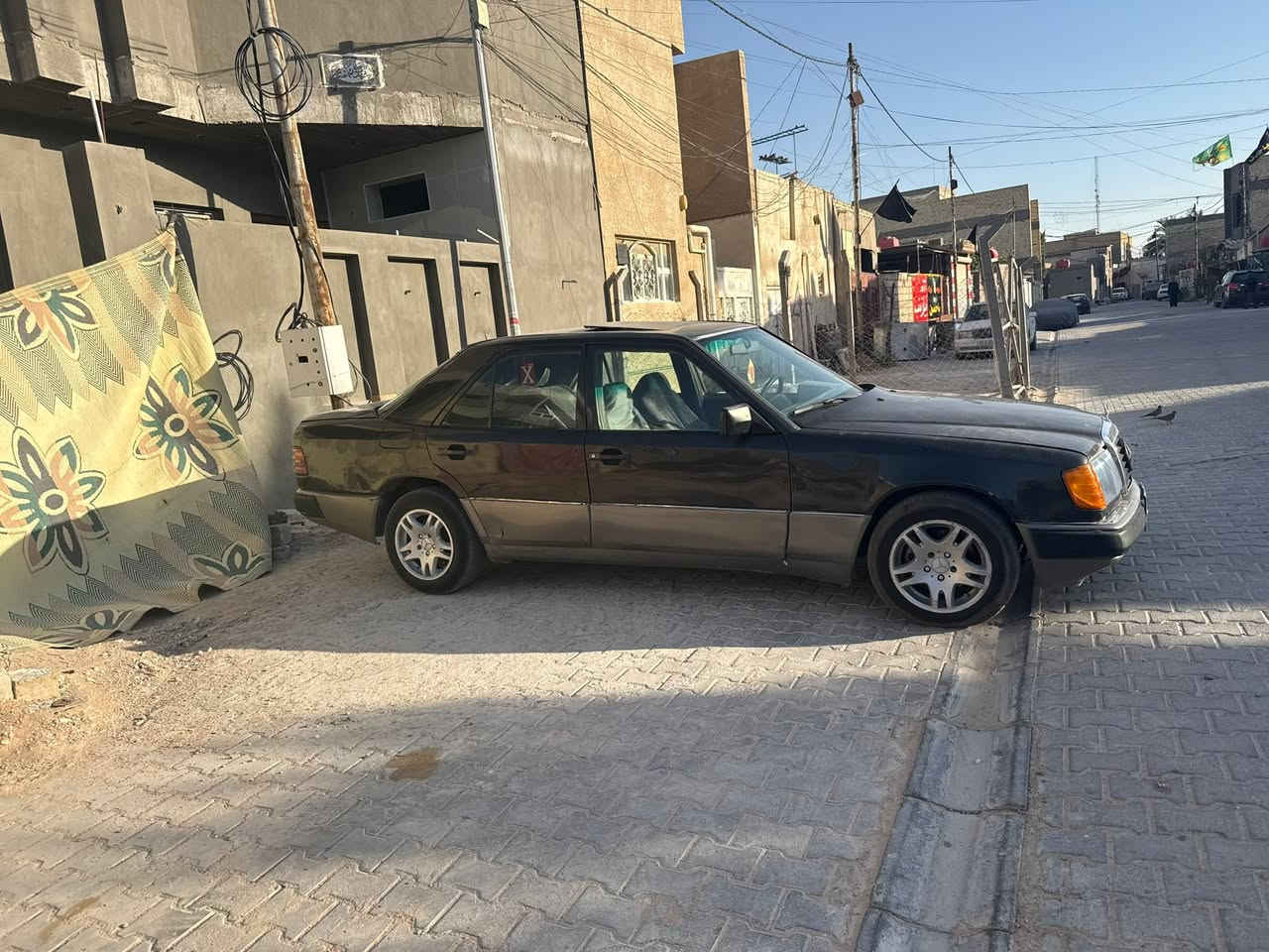للبيع مارسدس دب
موديل 1989 
محرك وكير بطه
رقم انبار الماني مشروع وطني
فتحه
ويل كبل وتخم تاير
عايزه شويه ترتيبات
مكاني الكوفة
السعر40 وبيه مجال
الاستفسار
***********
