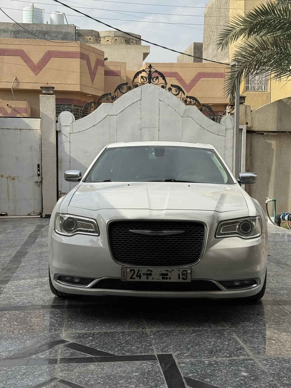 السلام عليكم للبيع كرايسلر اوباما 2019 لمتد فول مواصفات السياره جديده بالكارتون بيها بارد بسيط فقط رقم دهوك الدولي للاستفسار اكثر ***********
مكان السياره البصره
