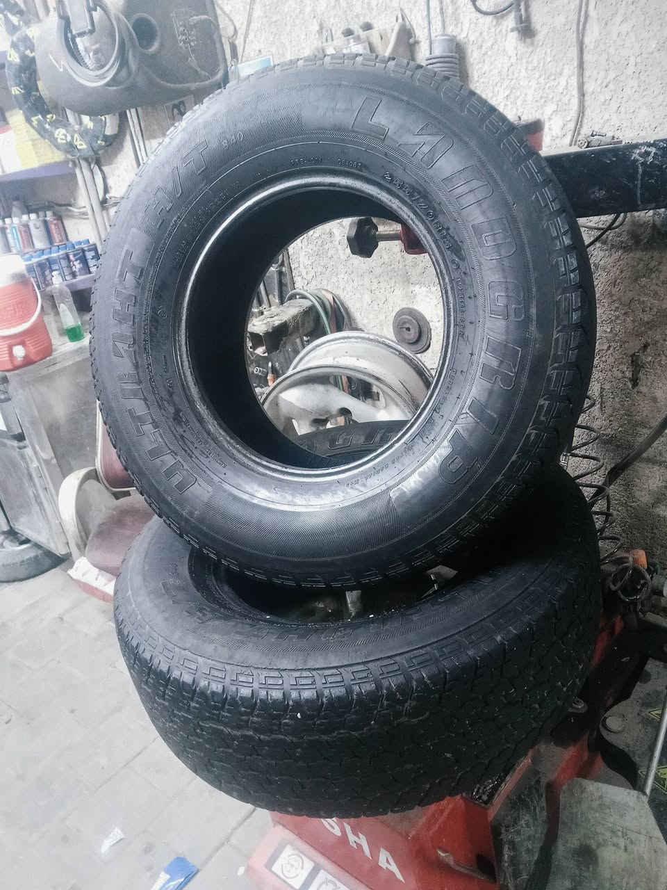 السلام عليكم
تخم تايرات للبيع 
القياس 255/70/15
وسبير 16الويل بي عواج قليل 
بغداد مدينه الصدر 💪 
***********
