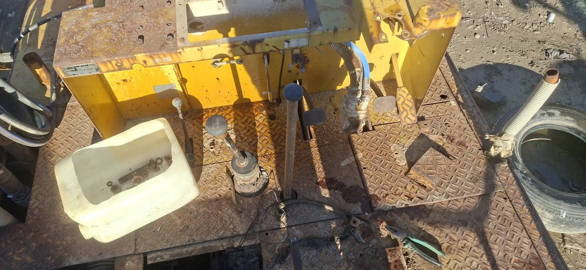 حادلة مطاطية لتفصيخ للبیع كل غراض للبیع . واتساب***********
