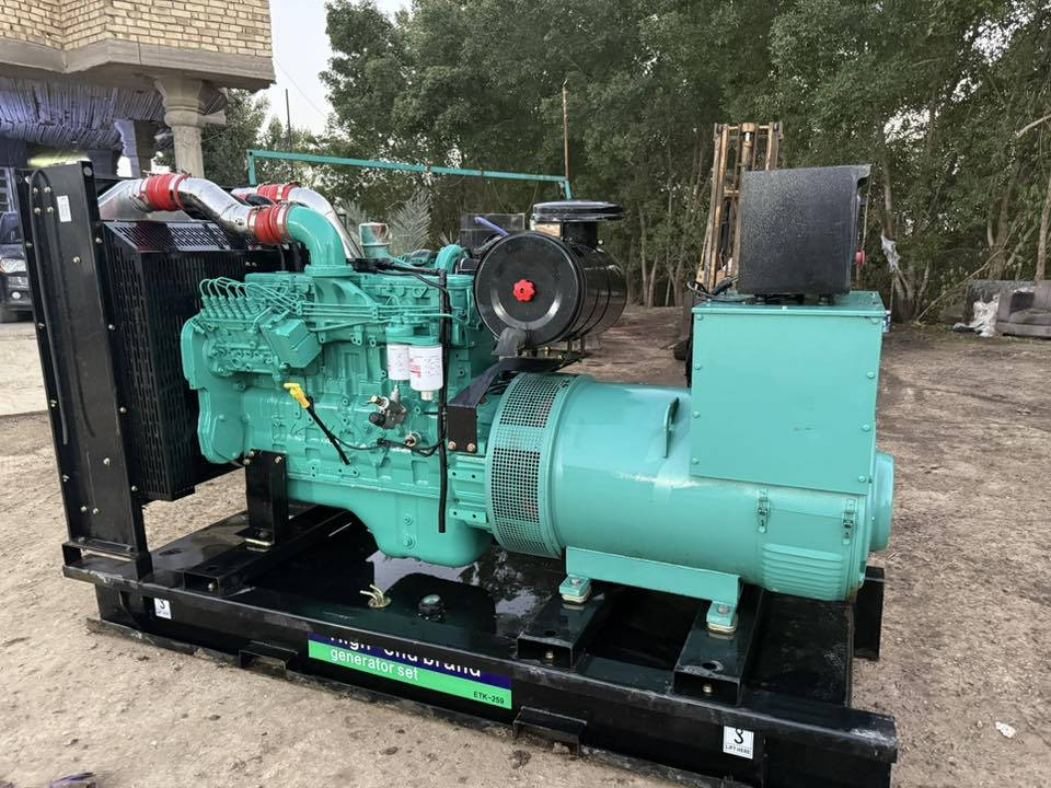 سلام عليكم ورحمة وبركاته تم وصول مولدات كمنزات امريكي اصلي ٦ سلندر سوبر ٣٠٠ كيفي و ٢٥٠ كيفي و ٢٠٠ كيفي ١٥٠ كيفي ابلادي لأصرف ولا بخار تشغيل جهاز برودكشن اتو نضام حمايه كامل عنوان بغداد رقم الهاتف *********** بي وتساب
