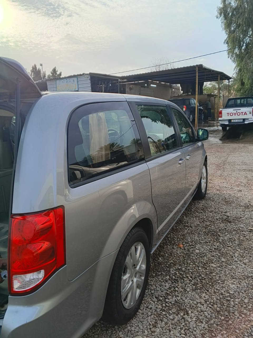 للبيع. دوج كرفان امريكي موديل 18. اتصال ***********
