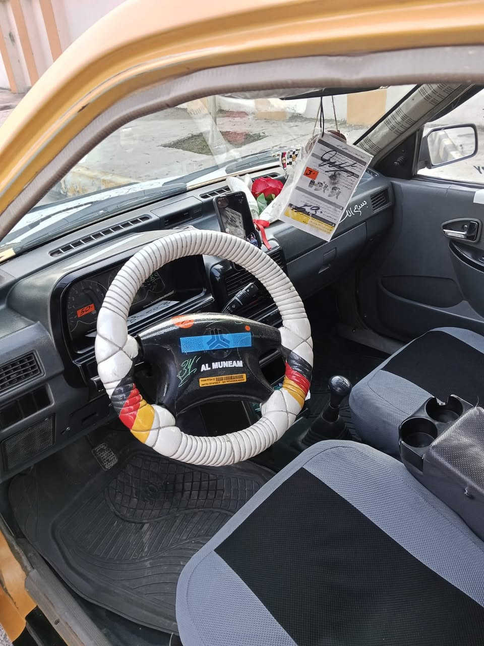 سلام عليكم سايبه للبيع موديل 2010  هيه غرمات صفر كير محرك شرط شواصي شرط كاربون بانزين الشرعي يبيعك سياره جاهز كهربائيات كله شغال سياره ما تصرف عليه الف .

***********
