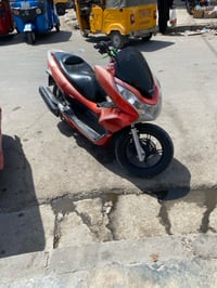 pcx جيل اول  حرف A مكينه بلاديه مافتوحه بيها كلج خلفي فقط بي صوت