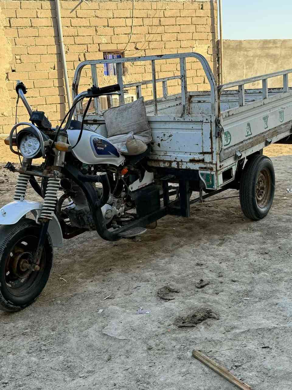 ستوته موديل 2015 وراق  شاصي مكفول من لحيم مكينه نضيفه كهربائيات شغاله  نقص بس تواير تعبانه   سعر مليون و150 وبيه مجال   رقم الهاتف ***********6
