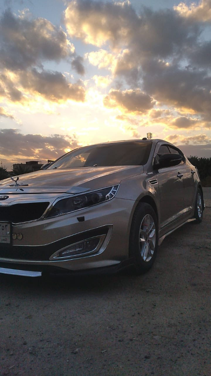 سلام عليكم .k5 وارد كوري موديل 2013 السياره جاهزه محركها 2000 والسياره بالواقع احلى من الصور رقم بصره تحكم ستيران شاشه كامره .. الموقع بصره القرنه واتساب او ع الخط موجود ***********
