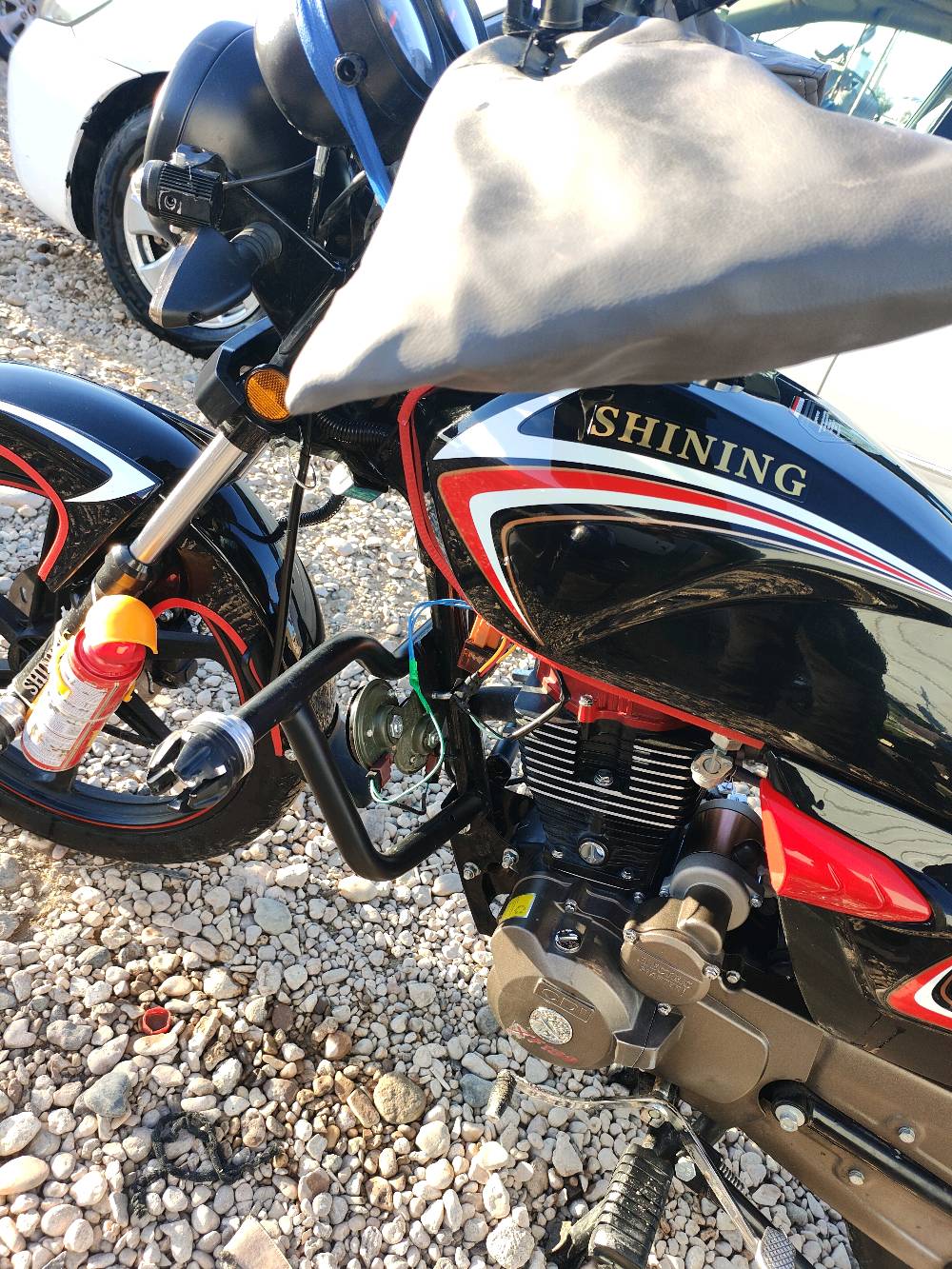 اسلام عليكم دراجه شنك للبيع بسعر مناسب متوازي على فلوس اني ماخذه 1400ورايده 1100مكمرك وكامل أصولي بس تروح ترقم 
العنوان الأنبار قضاء حديثه وذا عنه القائم رأوه البغدادي هيت إلي يريدها ينطيني عربون وإني اجيبها إله توصيل 📮موجود وسعر مناسب كلش 