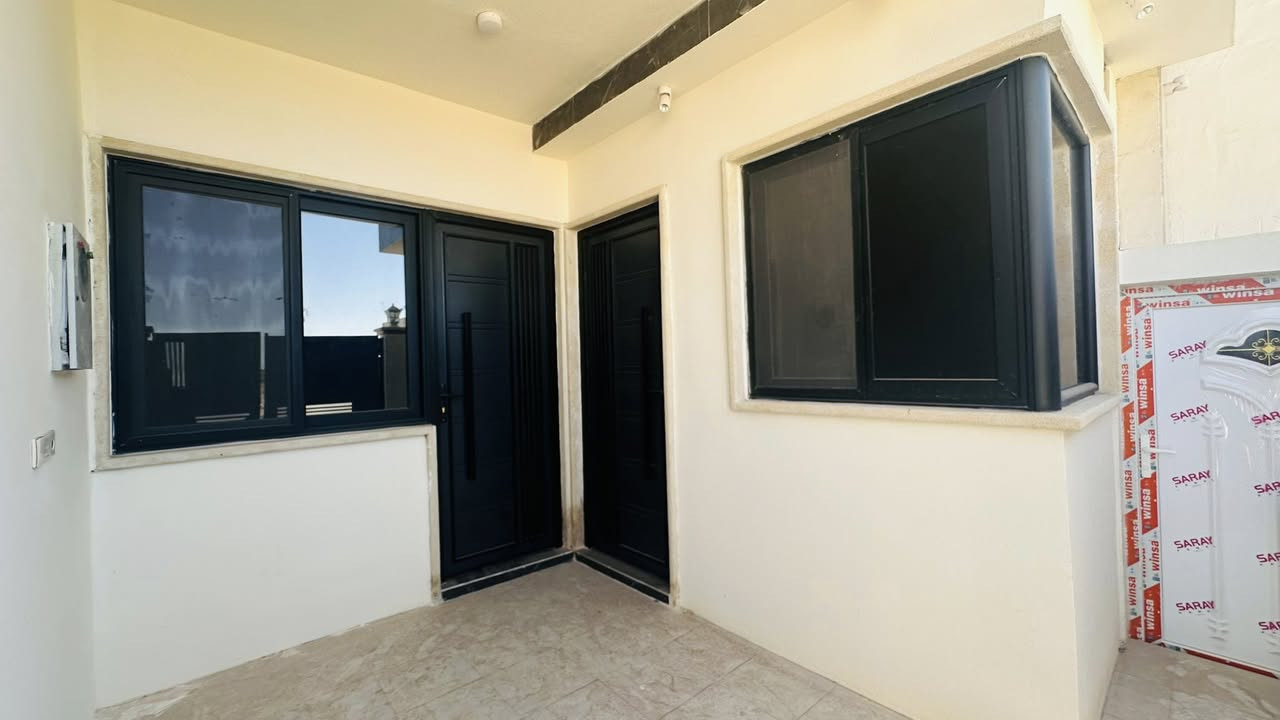 #عروض_مكتب_دعاء_الخير_للعقارات 🏡

للبيع بيت 

بحي الفلاح الثانيه

خلف الملعب  

مساحة 100 متر 

طابقين ثلاث غرف نوم 

هول وستقبال 

صحيات بطابقين 

// للأستفسار  

الاتصال 📞

***********

***********

***********

***********
