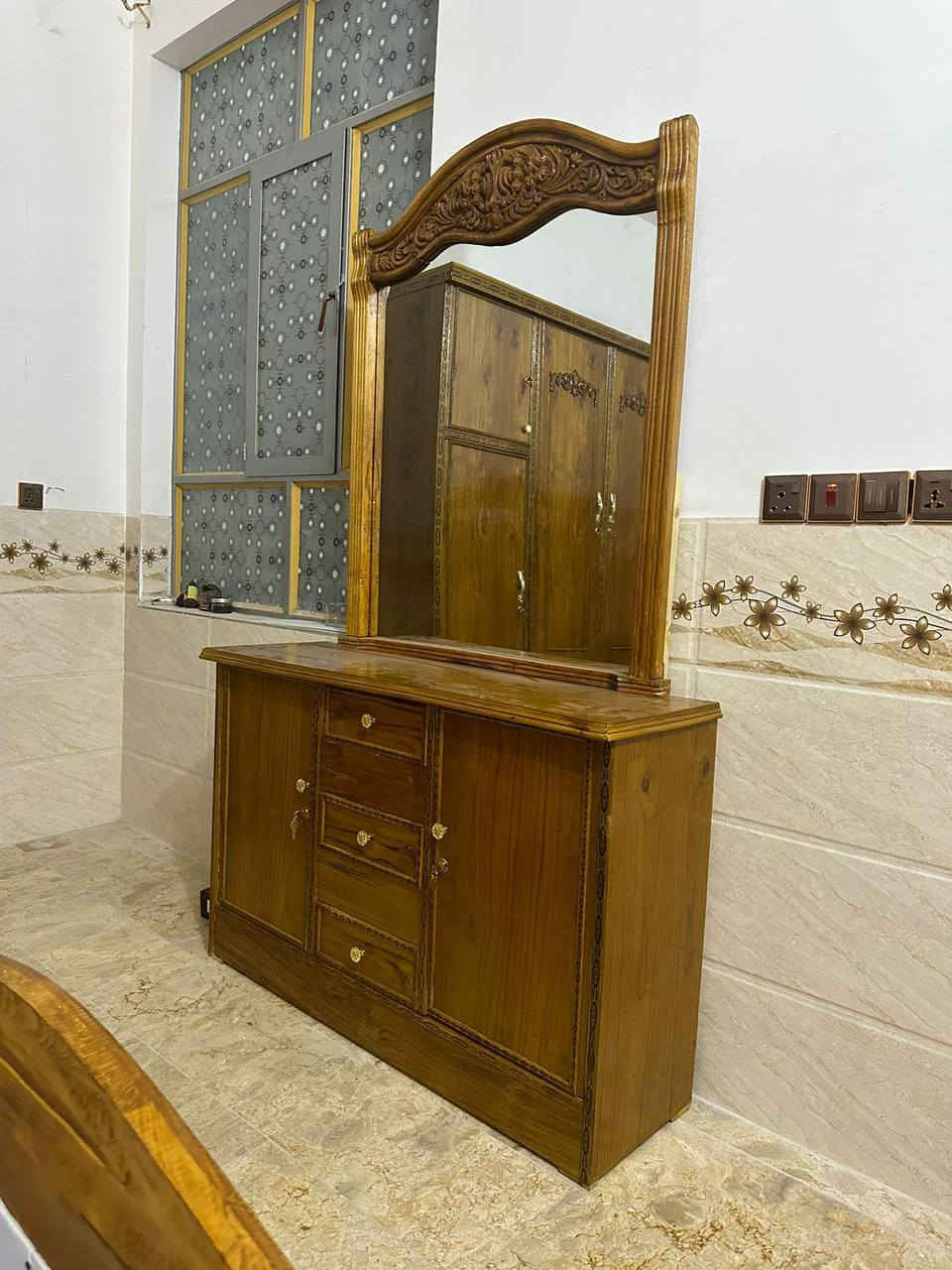 غرفة 4 ابواب 
الوجه صاج الداخل خشب عادي  القاعدة 
بلوك الضهر جرجوبة براغي 

*القياس 
الكنتور ارتفاع   220 سم وعرض 240 سم 

توصيل بغداد مجانا اطراف 25
توصيل محافظات قريبة 75

السعر 840 الف بغداد, العراق


**إذا كنت صاحب هذا الإعلان وتريد حذفه لأي سبب، رجاءا أرسل رسالة إلى الدعم الفني**